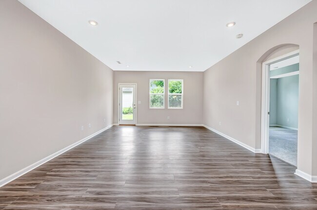 Building Photo - 952 Southline Dr