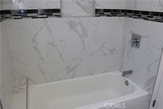 Foto del edificio - 14808 Kingsdale Ave