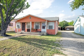 Building Photo - 2615 W French Pl