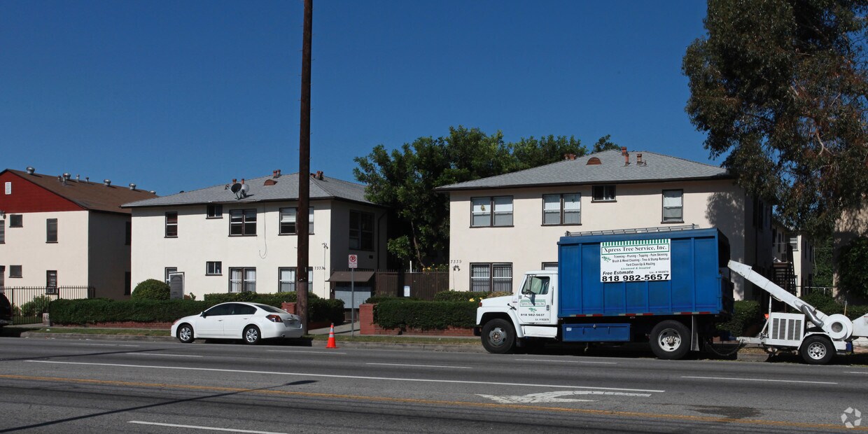 Building Photo - 7333-7339 Woodman Ave
