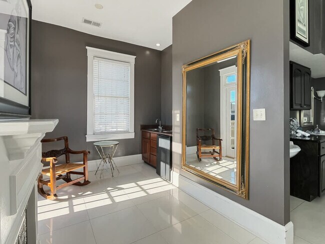 Building Photo - 209 W Bolton St