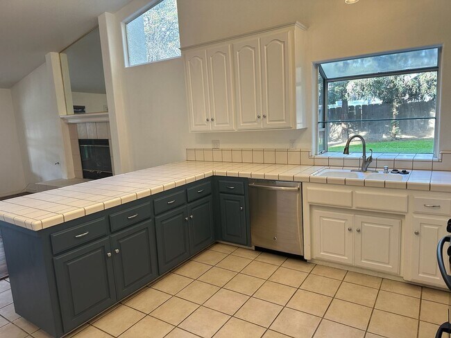 Foto del edificio - 2322 E Murray Ct