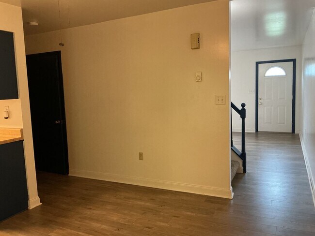 Foto del edificio - 63 Ashford Dr