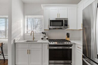 Building Photo - 44 Dana St