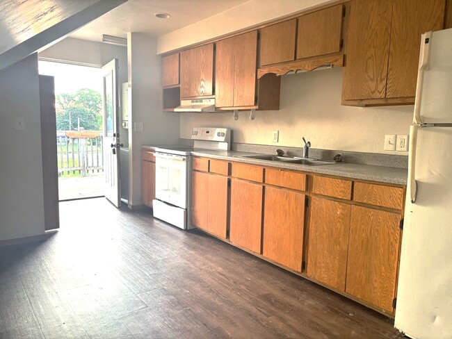 Building Photo - 120 S Garden Ave