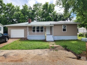 Building Photo - 408 Nicholson Dr