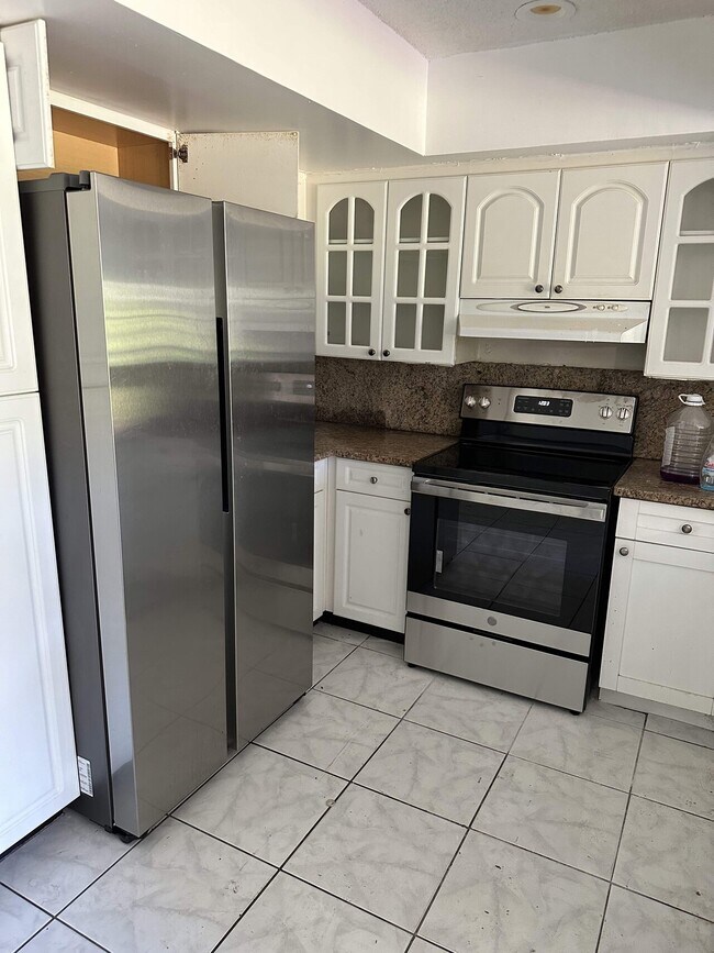 Foto del edificio - 7401 NW 76th CT