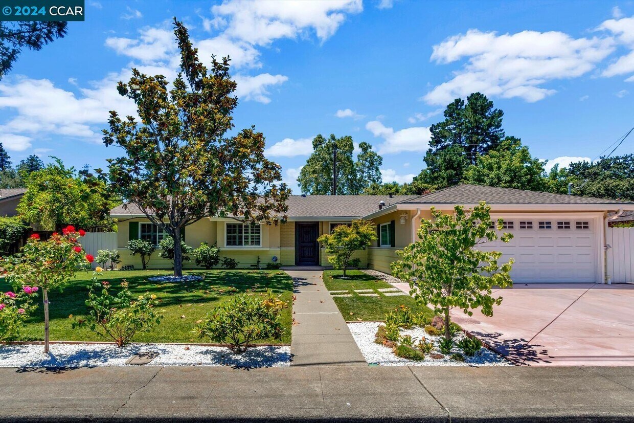 Primary Photo - 235 Pickering Pl