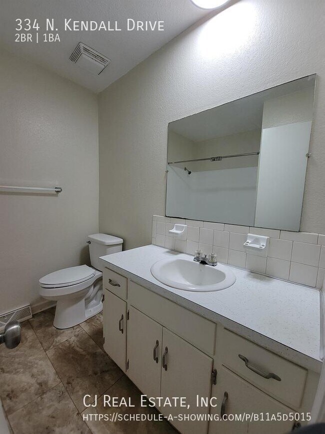 Foto del edificio - 334 N Kendall Dr