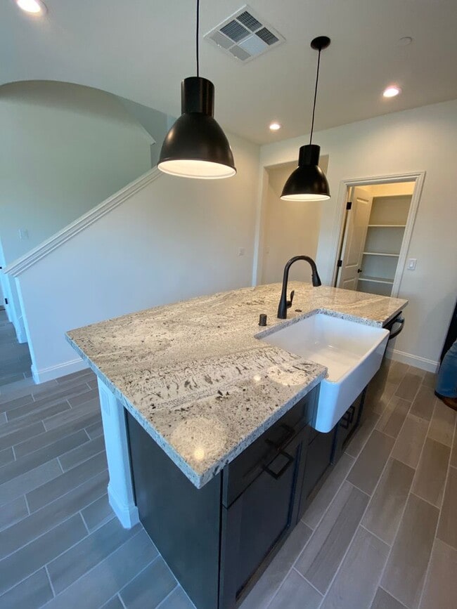 Building Photo - Modern Dog Friendly Town-home in the Orcutt Hills