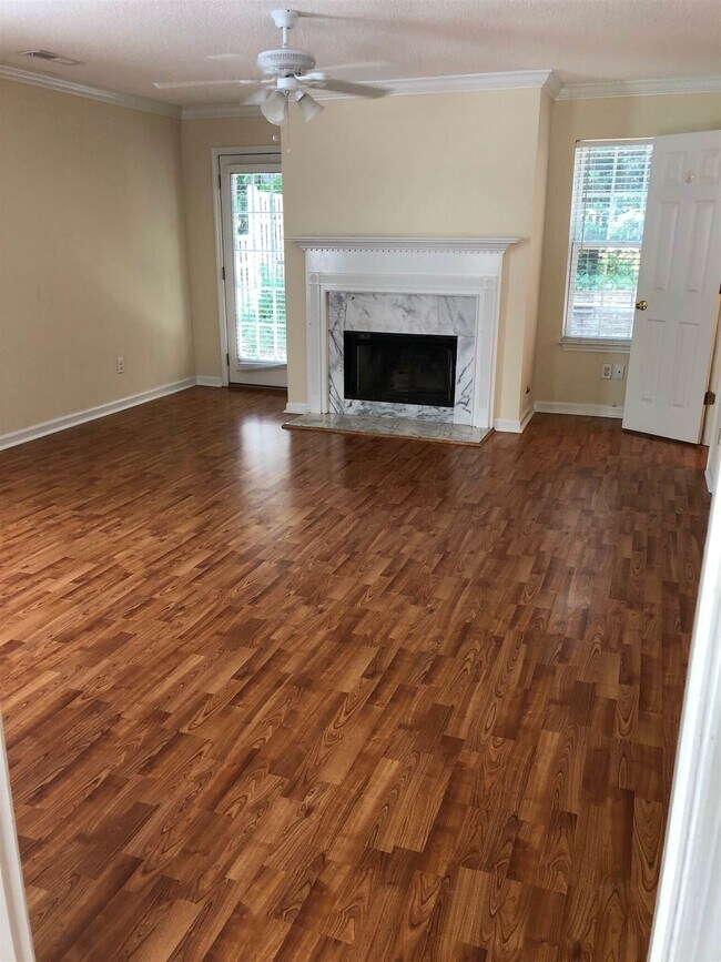 Foto del edificio - 638 N Fairfield Dr