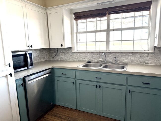 Building Photo - 1654 Ponderosa Rd