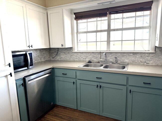 Foto del edificio - 1654 Ponderosa Rd