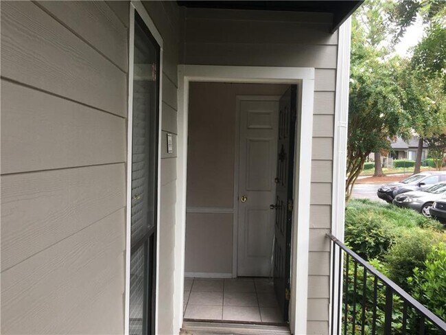 Foto del edificio - 404 Park Ridge Cir
