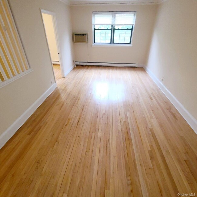 Building Photo - 72-38 Yellowstone Blvd