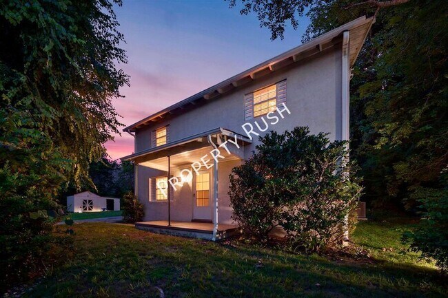 Foto del edificio - 424 Hedgewood Dr