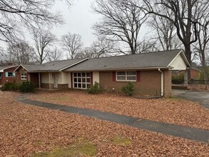 Building Photo - 1823 Amberhill Ln