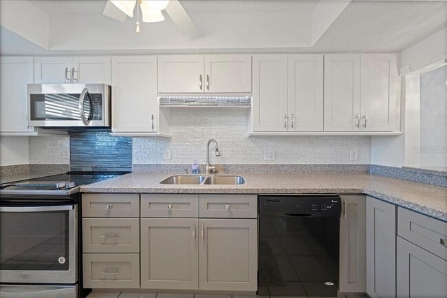 Foto del edificio - 1749 S Highland Ave