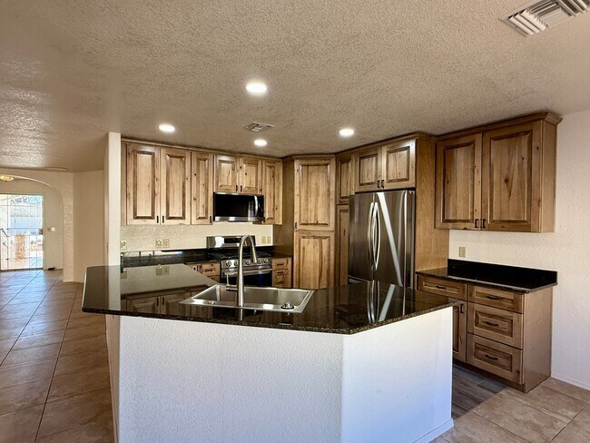 Building Photo - Long term - unfurnished - RV parking - Rec...