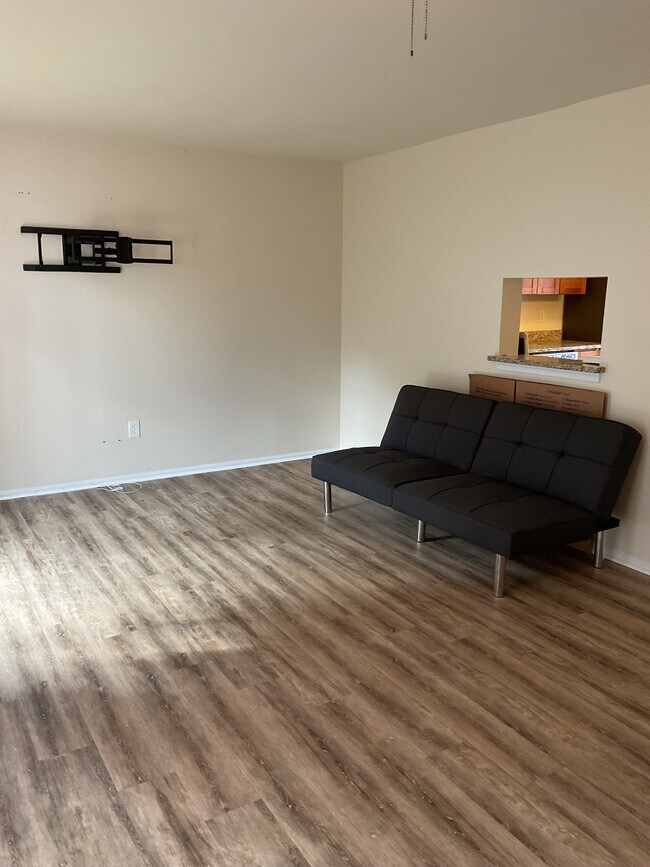 Foto del edificio - 15829 Piller Ln