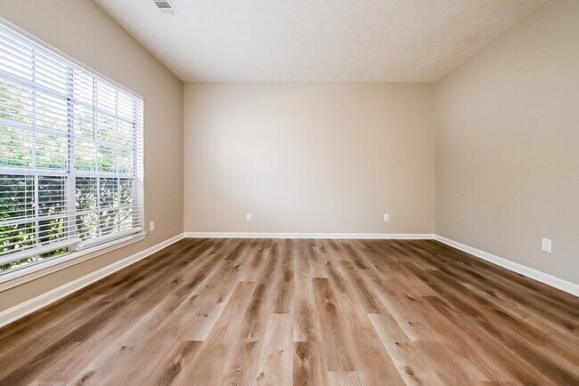 Foto del edificio - 6514 Eastbriar Dr