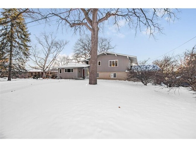 Foto del edificio - 139 Otis Avenue