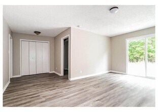 Building Photo - 1204 Glenarden Dr