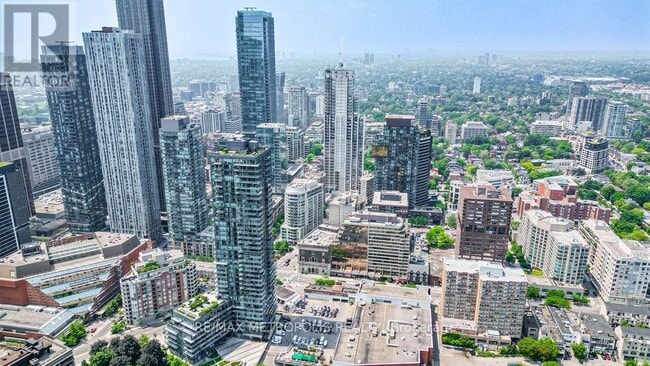 Photo du bâtiment - 1-4111 Yorkville Ave
