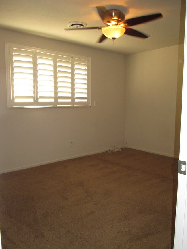 Building Photo - HURRY AND GET THIS POOL PROPERTY BEFORE TH...
