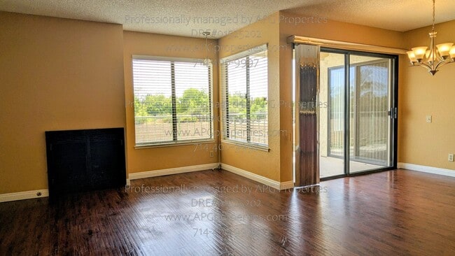 Foto del edificio - 7113 Apricot Dr