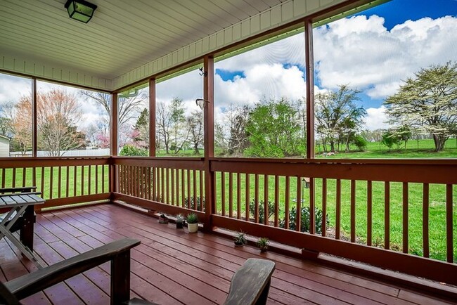 Screened-in porch - 1166 Belmont Dr