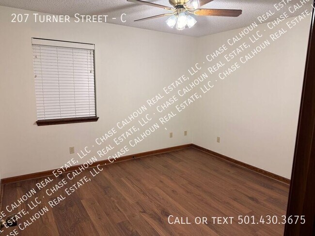 Foto del edificio - 207 Turner Ave