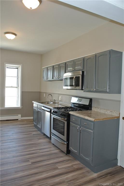 Foto del edificio - 302 Soundview Ave