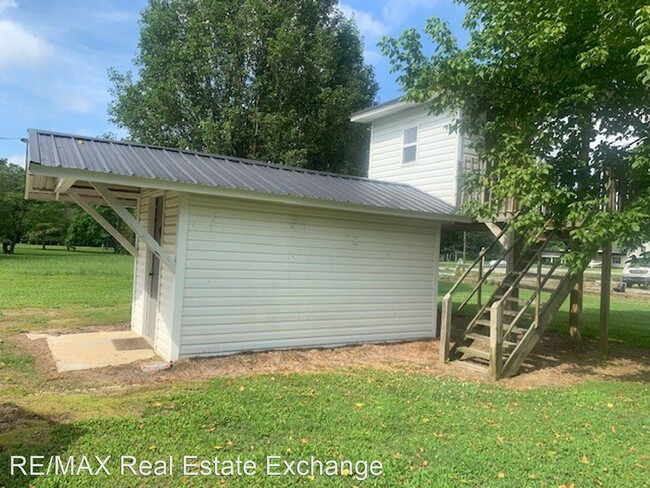Building Photo - 3 br, 2 bath House - 104 South Spruce Street