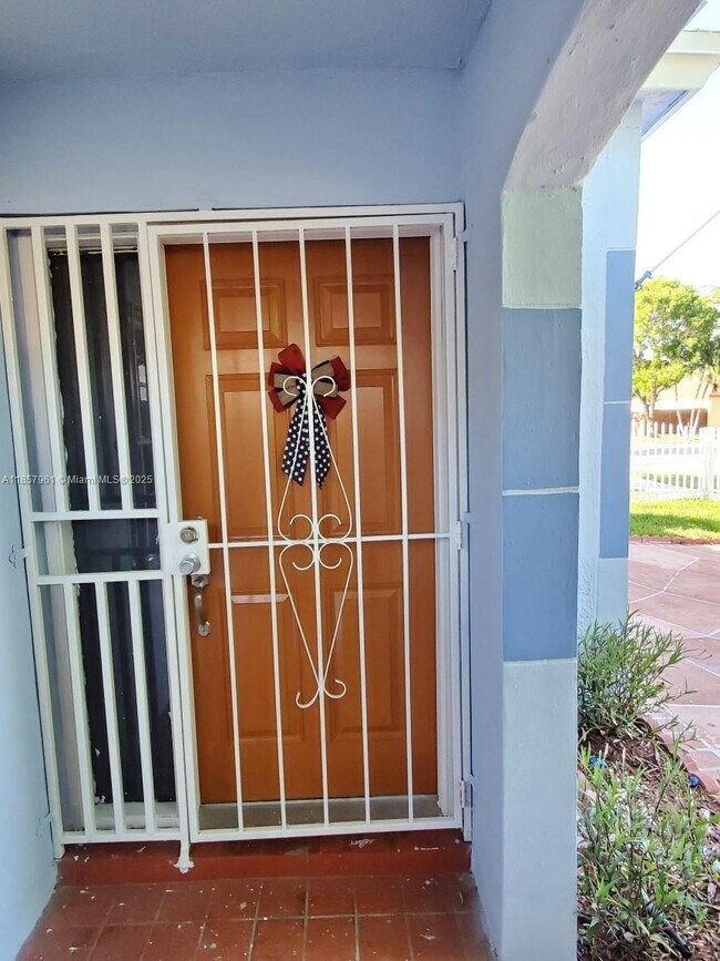 Foto del edificio - 18120 SW 137th Path