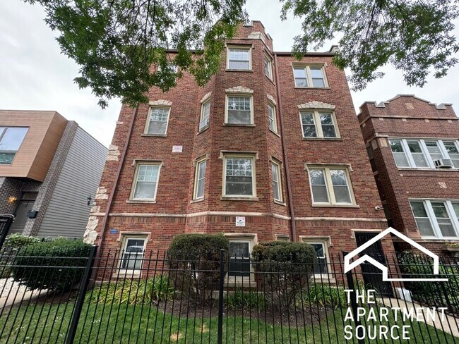 Building Photo - 2440 N Hamlin Ave