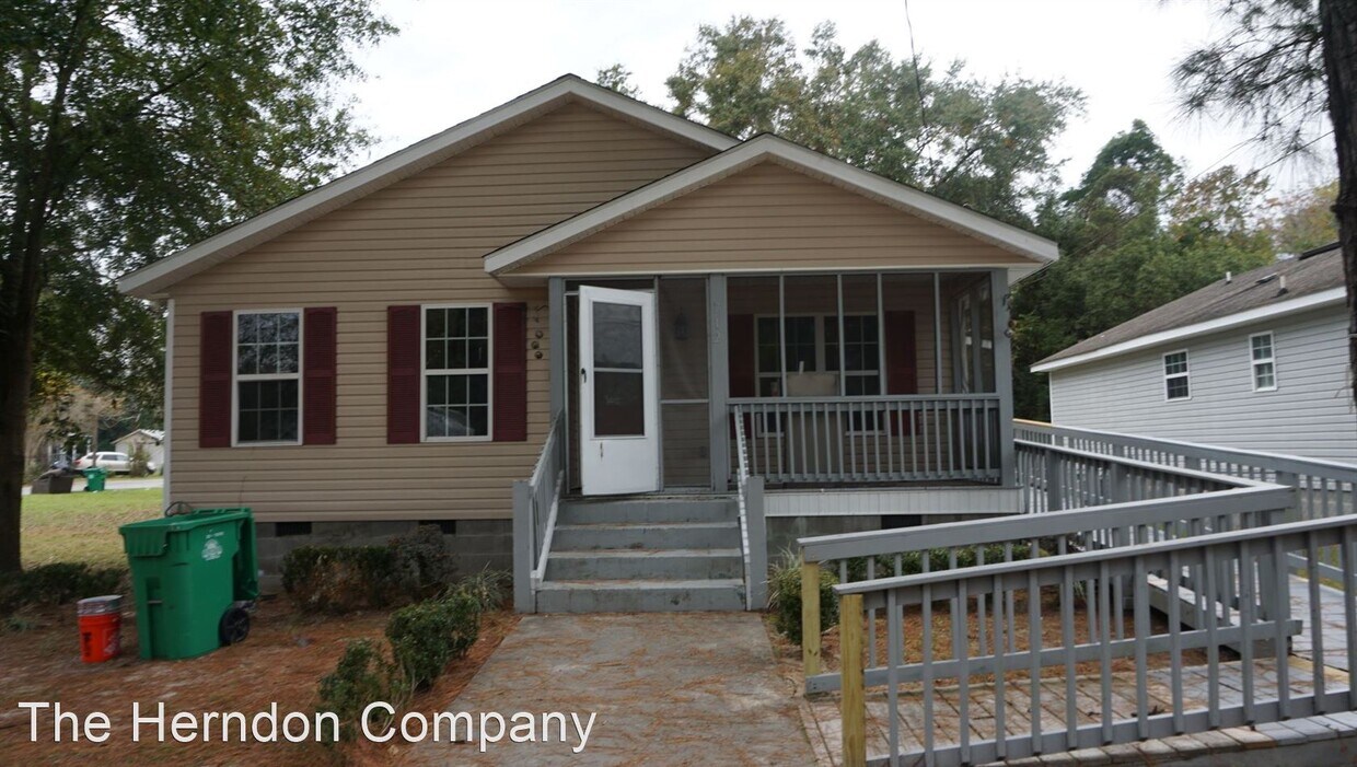 Primary Photo - 4 br, 2 bath House - 712 S. Oak Street