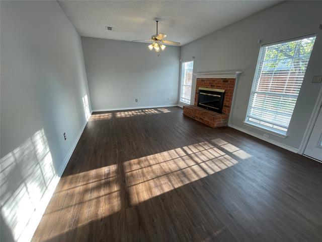 Foto del edificio - 728 Fawn Valley Dr