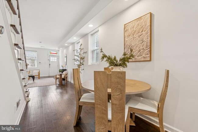 Building Photo - 801 S Rose St