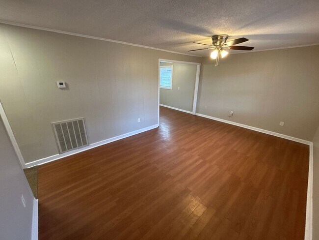 Photo - 887 Par Ave House