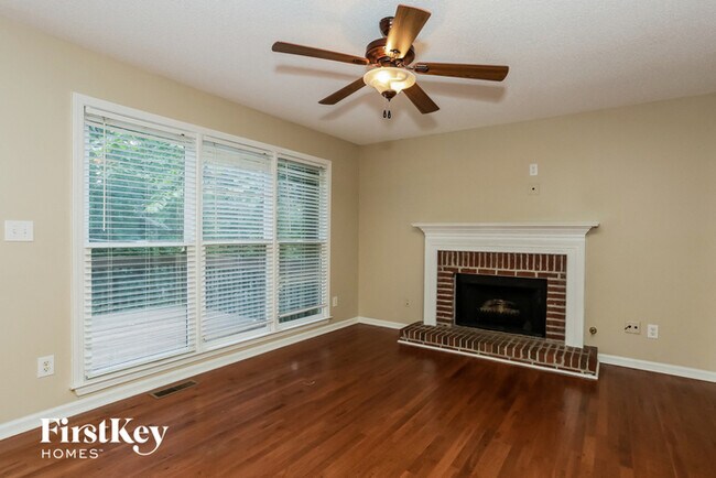 Foto del edificio - 118 Creekview Ln
