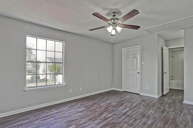 Foto del edificio - 10733 Sandpiper Dr