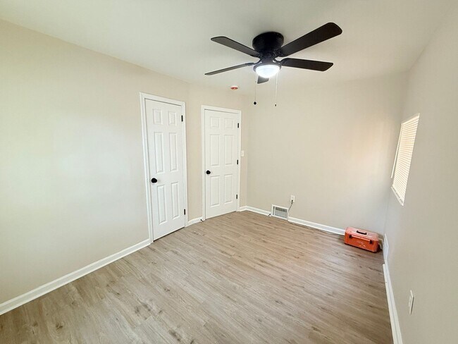 Foto del edificio - Renovated 3-Bedroom Home – We Welcome Sect...