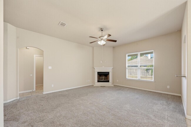Foto del edificio - 717 Jennie Marie Cir