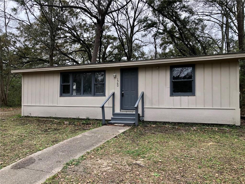Primary Photo - 1560 Greenlawn Dr