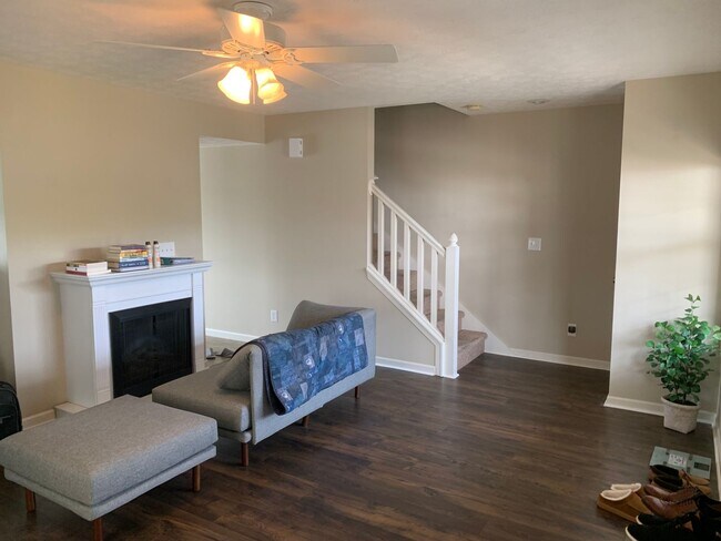 Foto del edificio - Spacious 2 bd/3 bath Townhouse with finish...