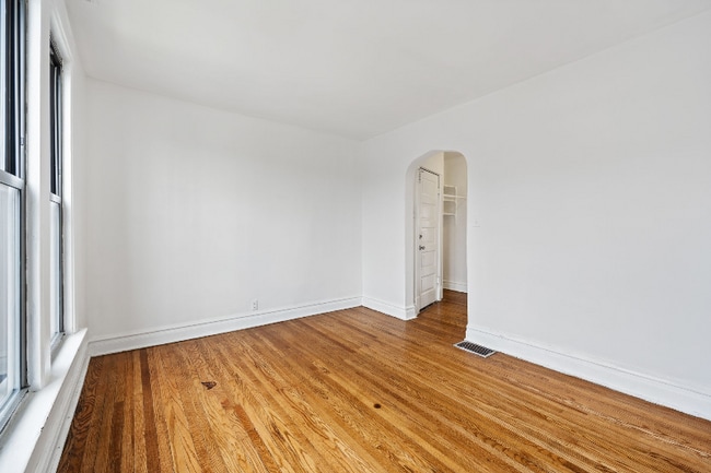 Photo - 3601 N Sacramento Ave Apartment