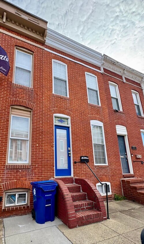 Primary Photo - Charming 2 Bedroom/ 2 Bathroom Townhome in...