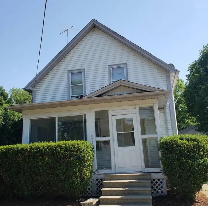 Primary Photo - 216 North St