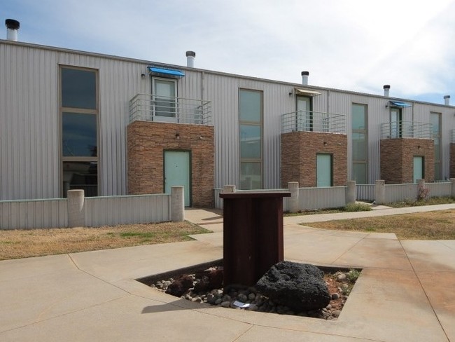 Building Photo - Summit Lofts